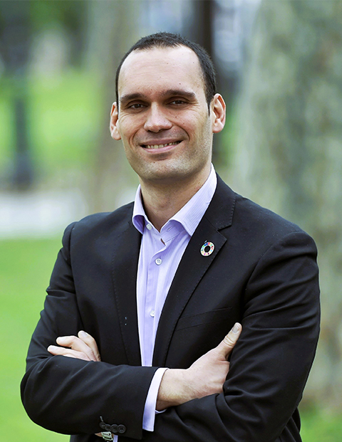 Gabriel Castañares